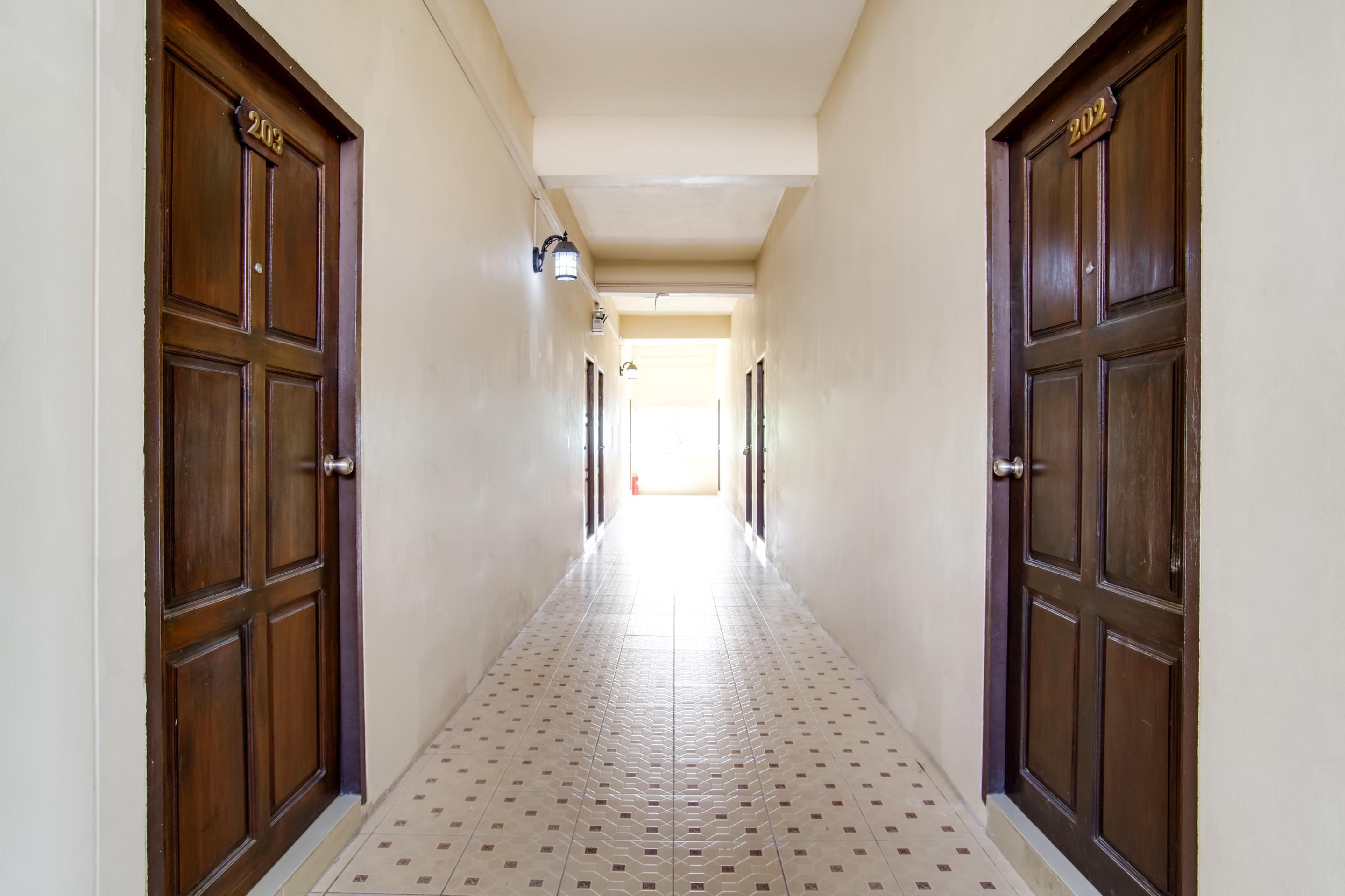 Oyo 384 Ban Sabaidee Hotel Phra Nakhon Si Ayutthaya Exterior foto