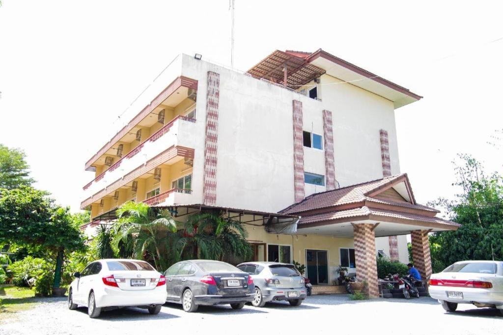 Oyo 384 Ban Sabaidee Hotel Phra Nakhon Si Ayutthaya Exterior foto
